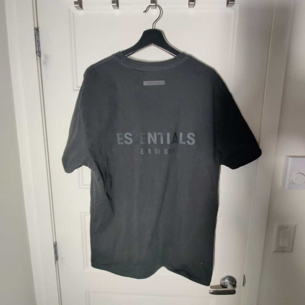Fear of God Essentials Jersey T-Shirt in Black (Medium)